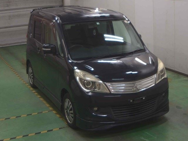 MITSUBISHI DELICA D2 2011