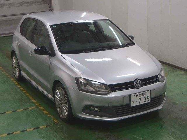 VOLKSWAGEN POLO 2015