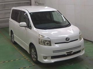 TOYOTA VOXY 2008