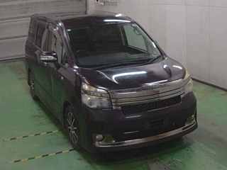 TOYOTA VOXY 2010