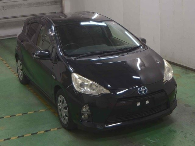 TOYOTA AQUA 2013
