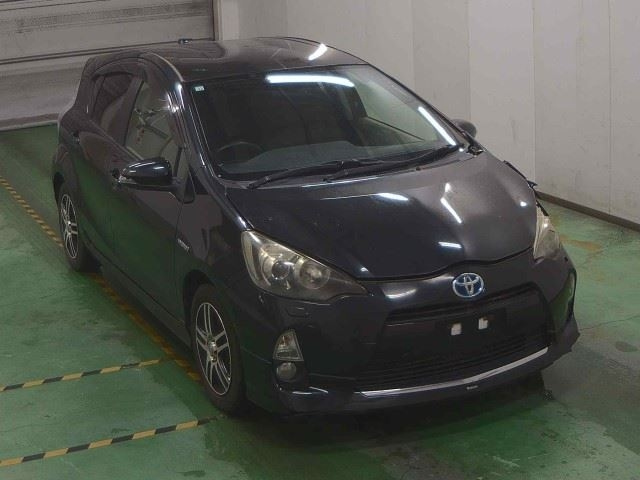 TOYOTA AQUA 2013