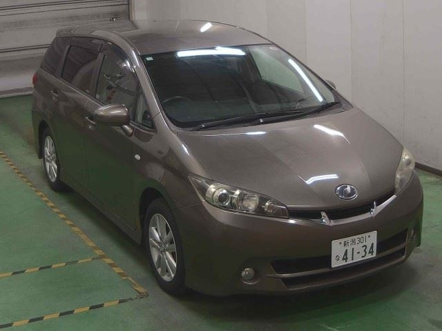 TOYOTA WISH 2009
