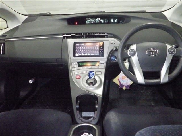 TOYOTA PRIUS 2012