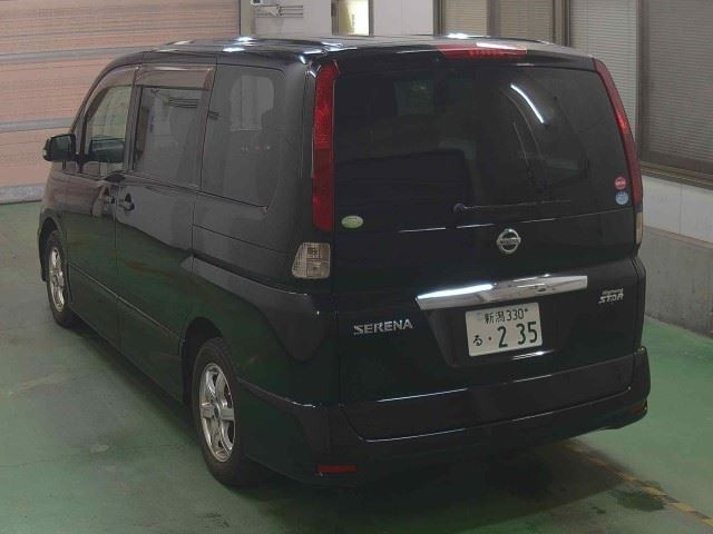 NISSAN SERENA 2010