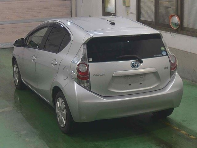 TOYOTA AQUA 2013