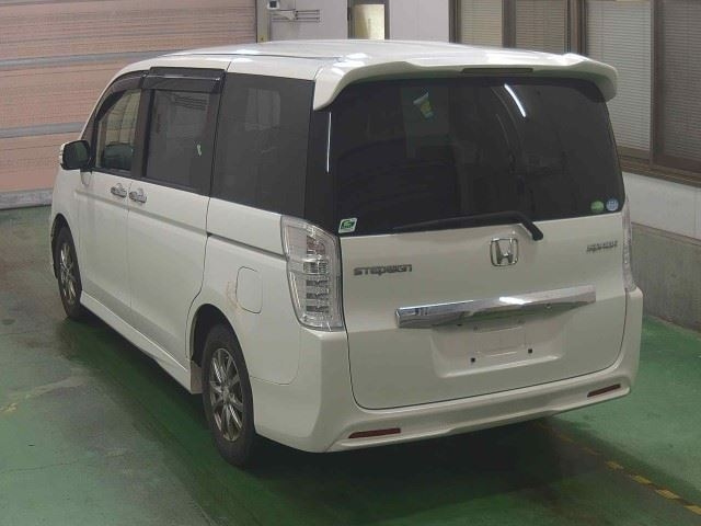 HONDA STEP WAGON 2014