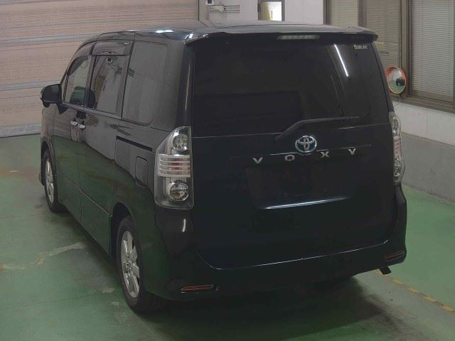 TOYOTA VOXY 2008