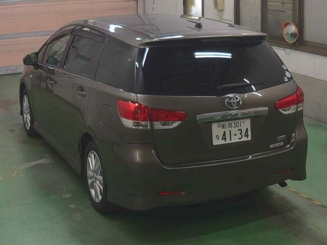 TOYOTA WISH 2009