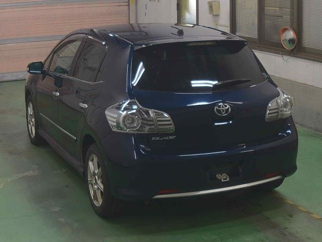 TOYOTA BLADE 2011