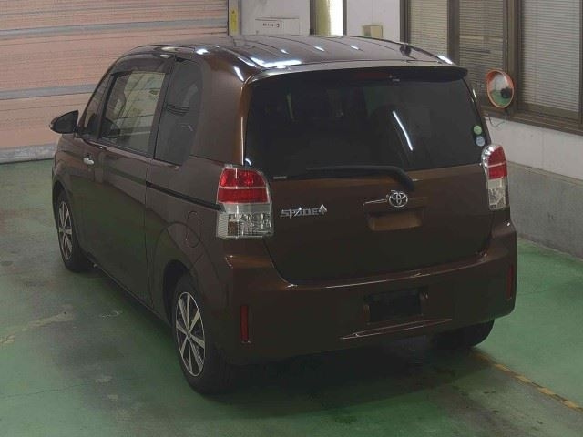 TOYOTA SPADE 2012