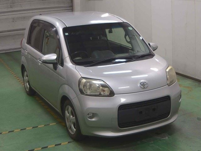 TOYOTA PORTE 2012