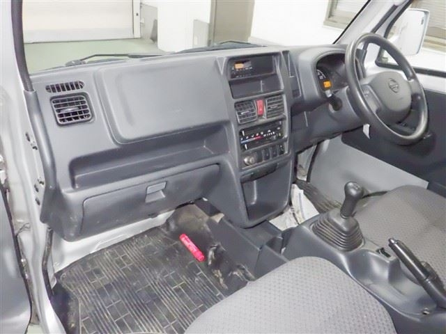 NISSAN CLIPPER TRUCK 2017