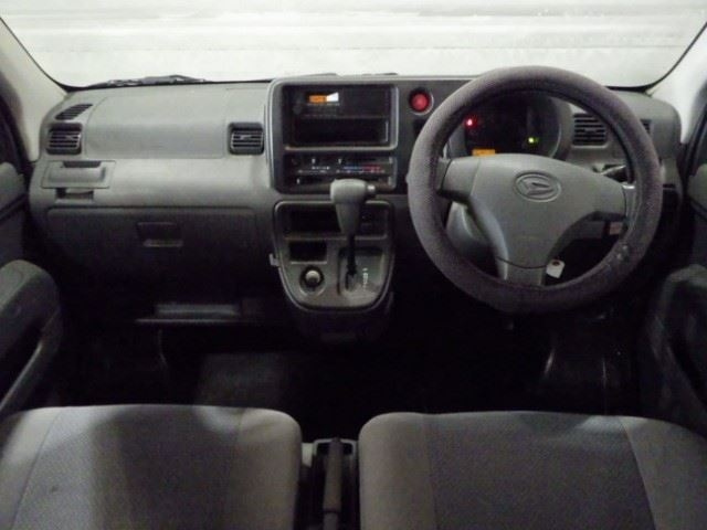 DAIHATSU HIJET VAN 2011