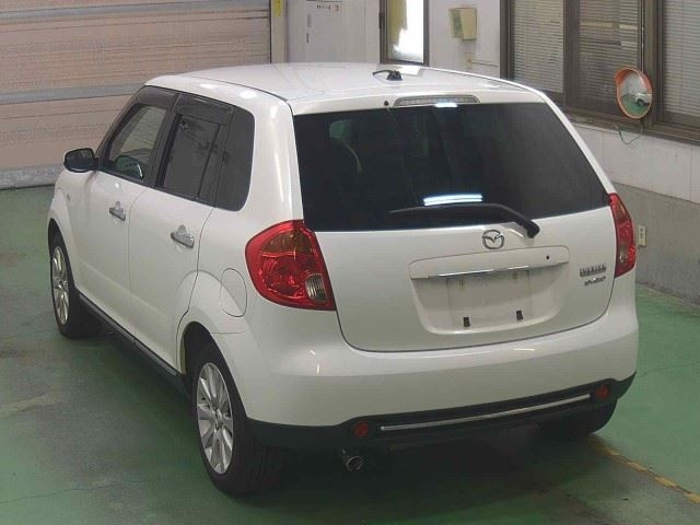 MAZDA VERISA 2012