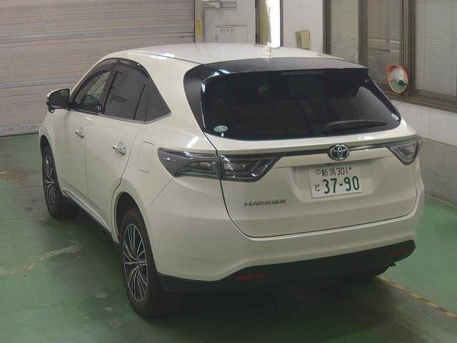 TOYOTA HARRIER 2017