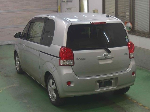 TOYOTA PORTE 2012