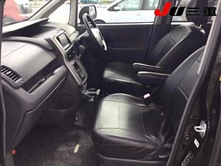 TOYOTA NOAH 2008