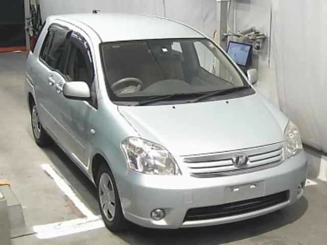 TOYOTA RAUM 2009