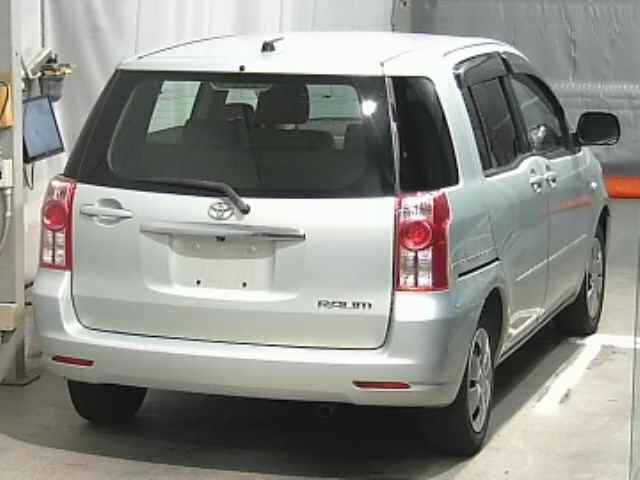 TOYOTA RAUM 2009