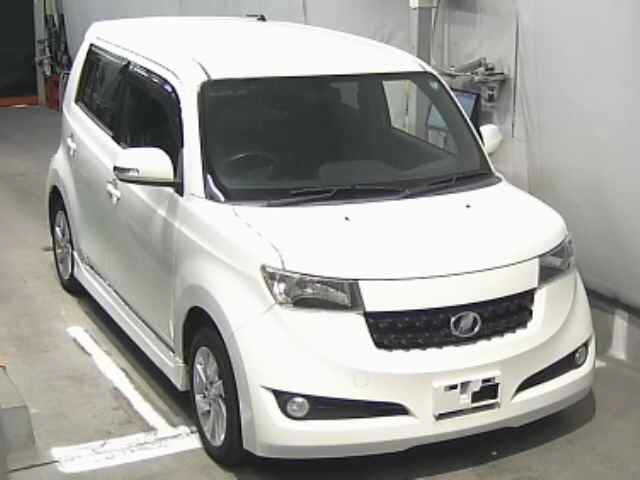 TOYOTA BB 2012