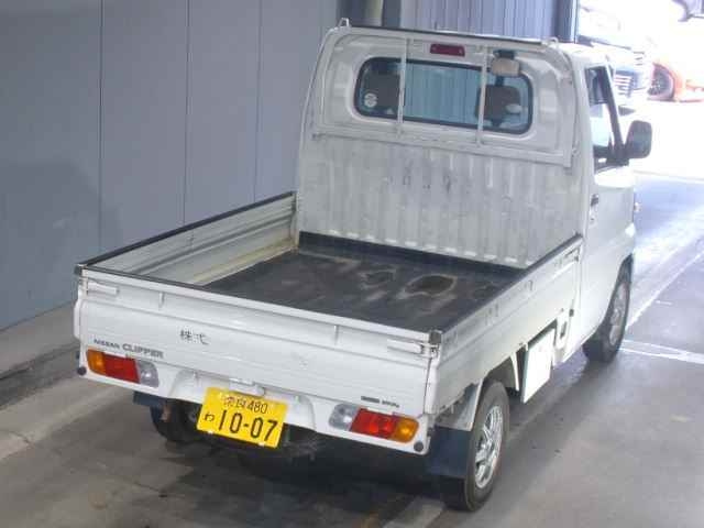 NISSAN CLIPPER TRUCK 2010