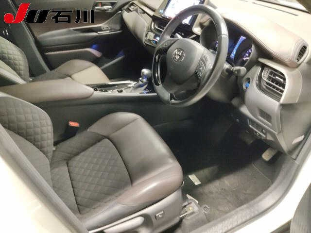 TOYOTA C-HR 2017