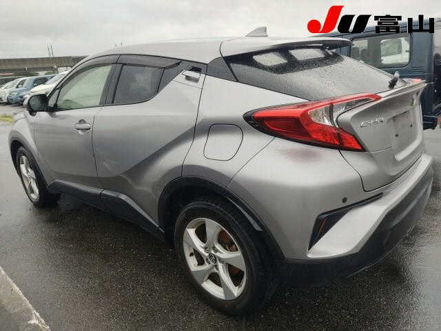 TOYOTA C-HR 2017