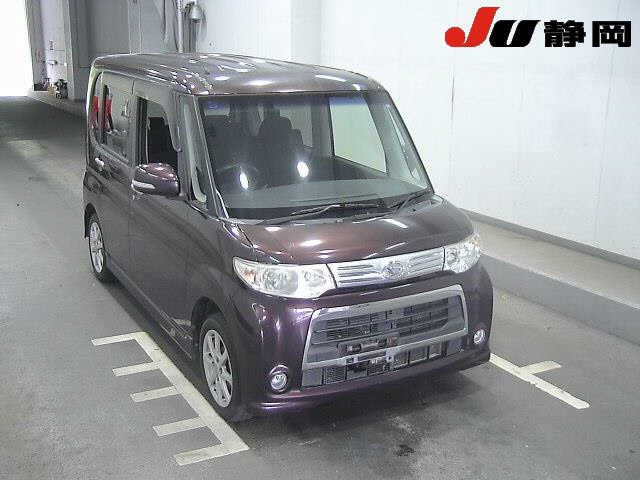 DAIHATSU TANTO 2011