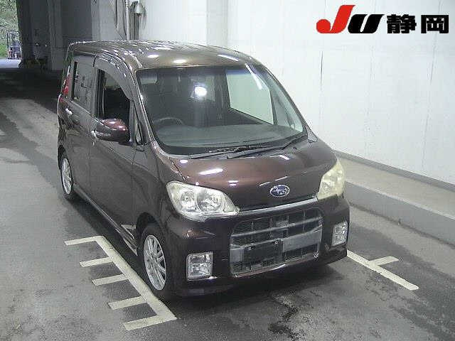 SUBARU LUCRA 2010