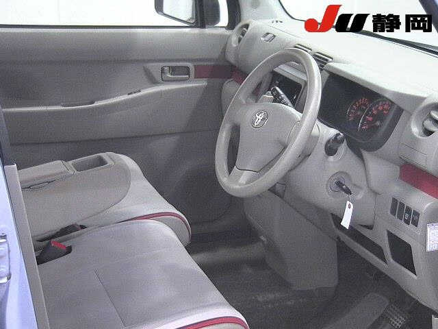 TOYOTA PIXIS SPACE 2012