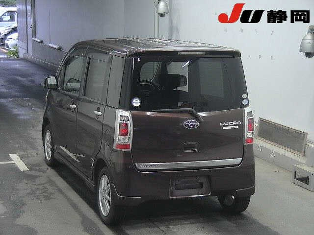 SUBARU LUCRA 2010