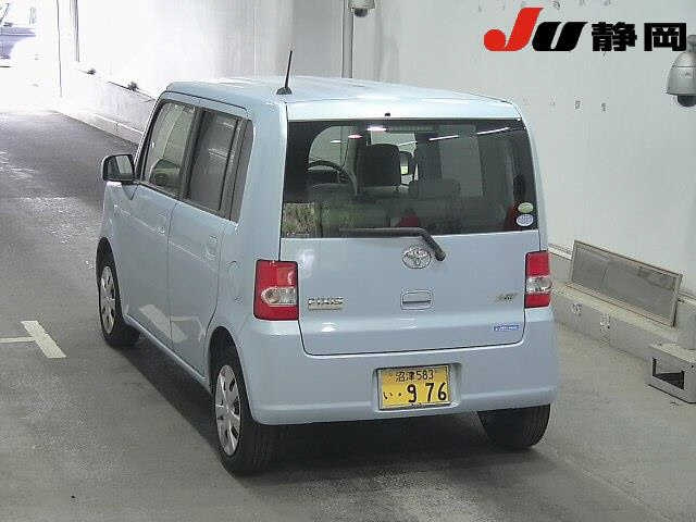 TOYOTA PIXIS SPACE 2012