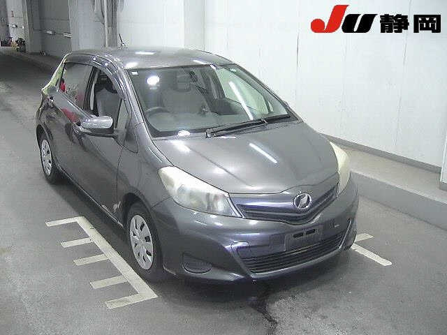 TOYOTA VITZ 2012