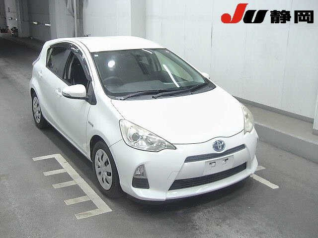 TOYOTA AQUA 2013