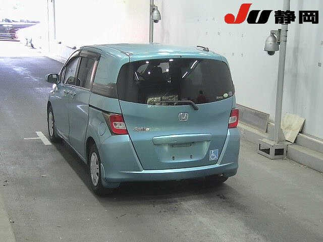 HONDA FREED 2010