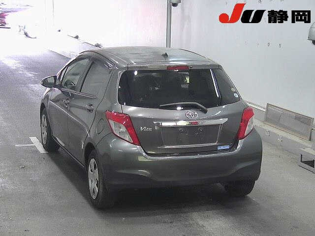 TOYOTA VITZ 2012