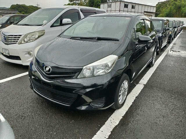 TOYOTA VITZ 2012