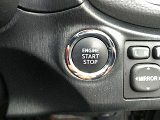 TOYOTA VITZ 2012