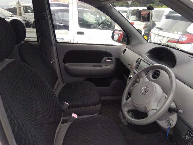 TOYOTA SIENTA 2009