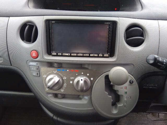 TOYOTA SIENTA 2009
