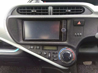 TOYOTA AQUA 2012