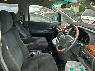 TOYOTA VELLFIRE 2010