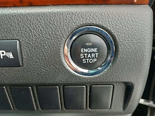 TOYOTA VELLFIRE 2010