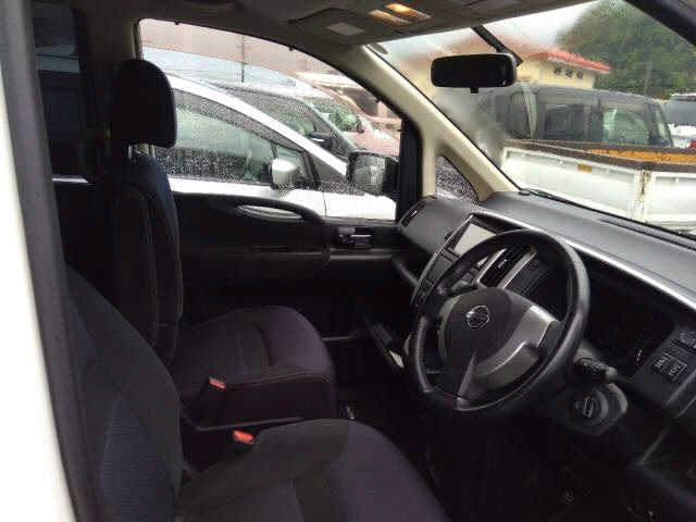 NISSAN SERENA 2009