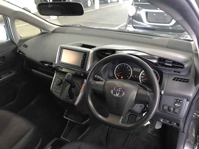 TOYOTA WISH 2016