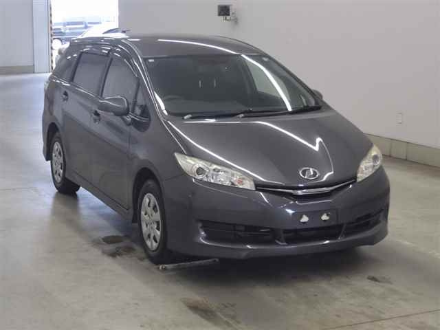TOYOTA WISH 2016