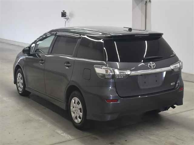 TOYOTA WISH 2016