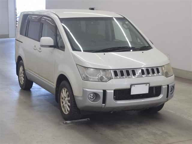 MITSUBISHI DELICA D5 2012