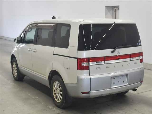 MITSUBISHI DELICA D5 2012